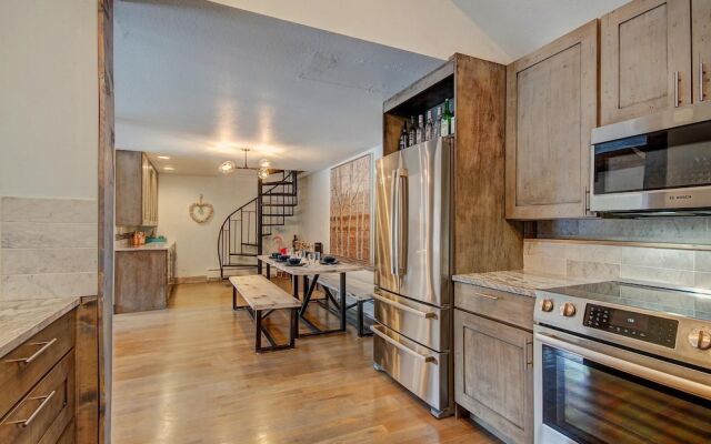 Eagle Ridge Escape 5 Bedroom Townhouse by RedAwning