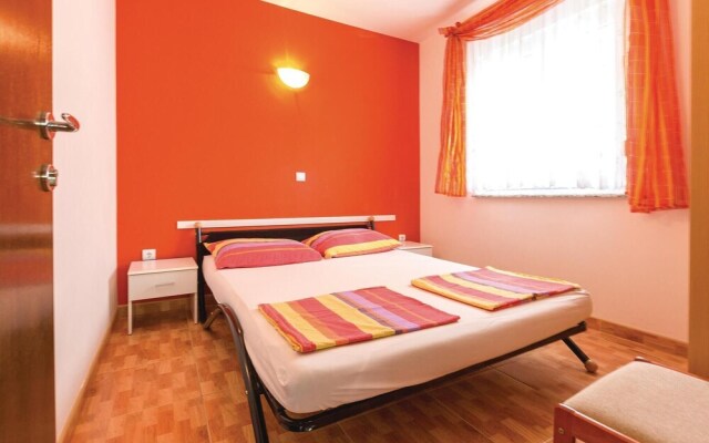 Amazing Apartment in Makarska With 2 Bedrooms and Wifi