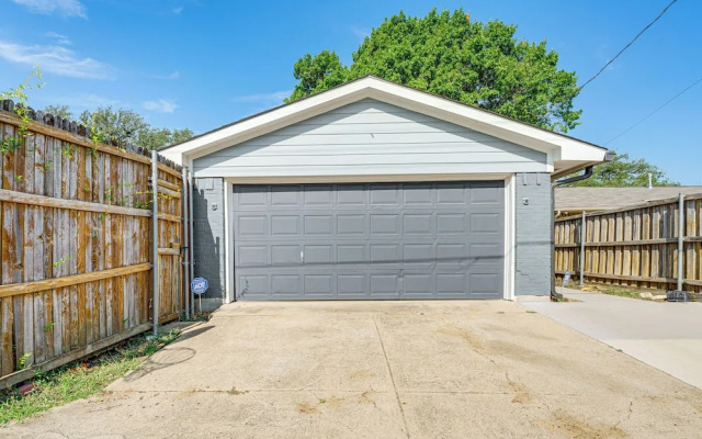 Texas Home w/ Yard: 2 Mi to Prairie Creek Park