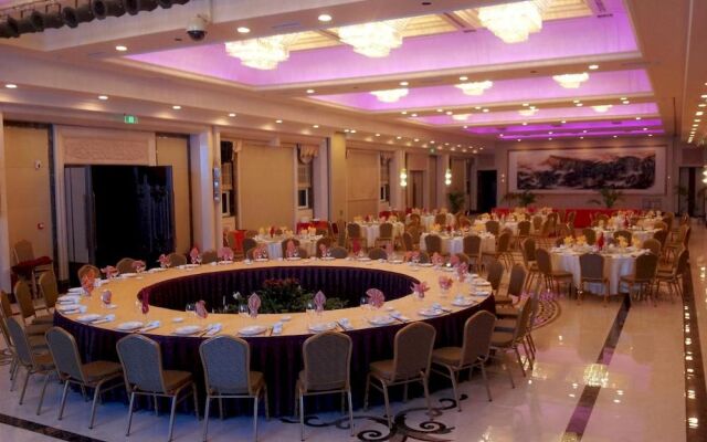 Golden Beach Garden View Hotel