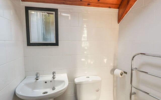 Crinan Canal Cottage