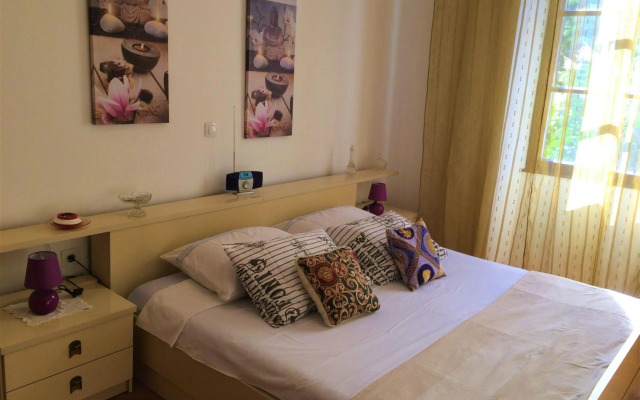 Noemi City Apartments