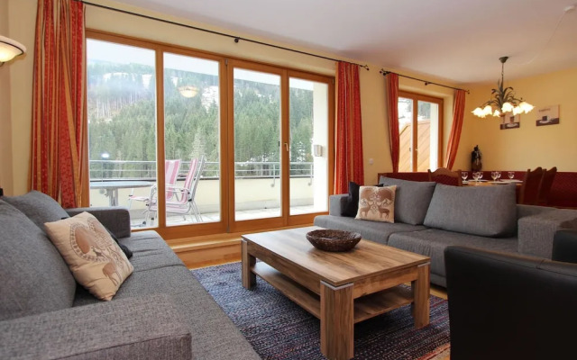 Chalet Apartment in Saalbach-hinterglemm
