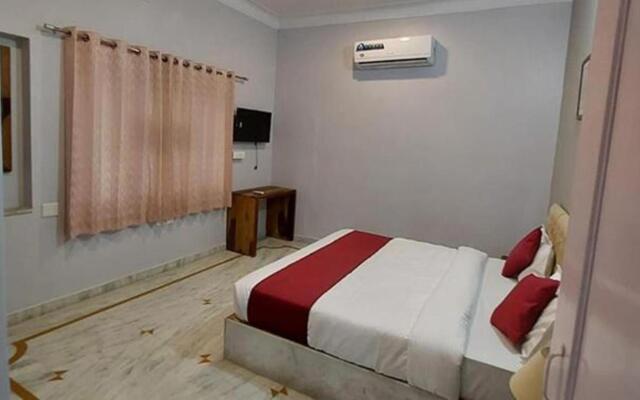 Fabhotel The Castle Homestay I