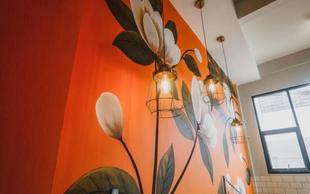 RedDoorz Plus near Mall Slipi Jaya