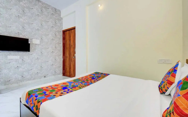 Fabhotel Aura Suites