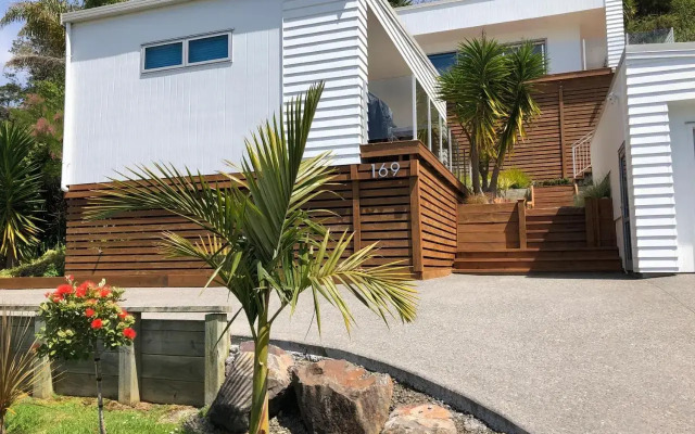 The Beach Pod Studio - Tairua Bach