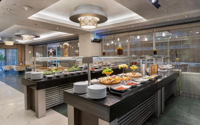 Limak Ambassadore Hotel