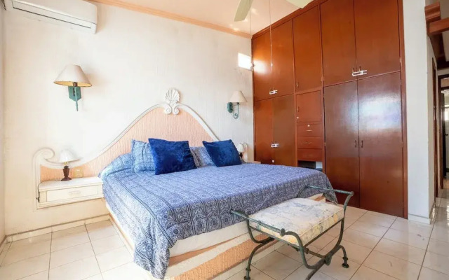 Playa Azul Apt with Sea views & Pool