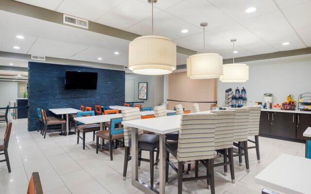 Ramada Inn