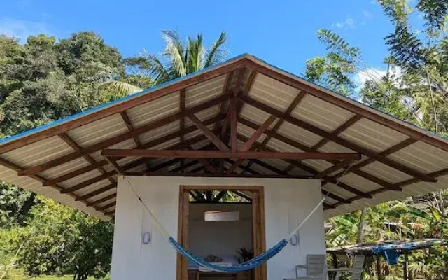 Pacific Waves Hostel & Surf