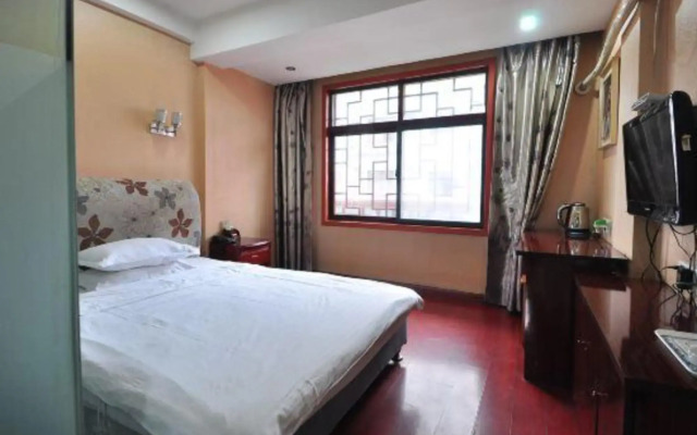 Chaohu Jiangnan Hotel