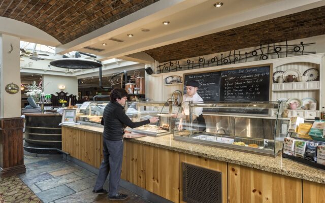 Four Seasons Hotel Carlingford