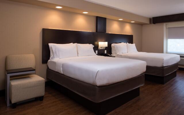 Holiday Inn Express & Suites San Antonio Medical-Six Flags, an IHG Hotel