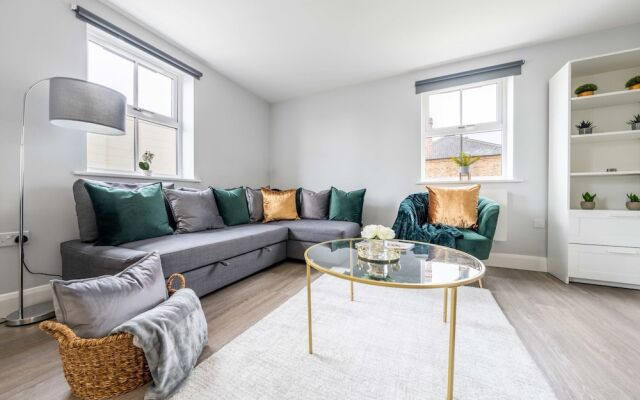 Super Luxe Central Maidenhead Apartment
