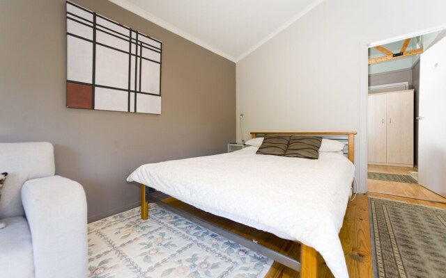 Earle Street Apartment