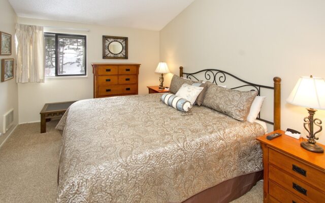 St. Anton Wooded View 2-bedroom Condos w/ Ski Lockers