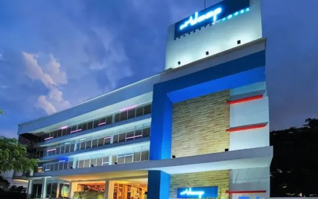 Idoop Hotel by Prasanthi – Exterior – Mataram