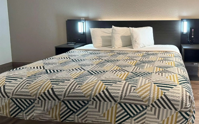 Motel 6 Pooler, GA - Savannah Airport