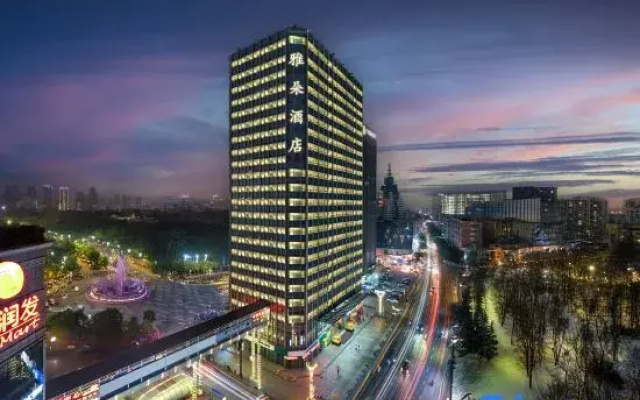 Yaduo Hotel (Foshan Dali Town Commercial Pedestrian Street Store)