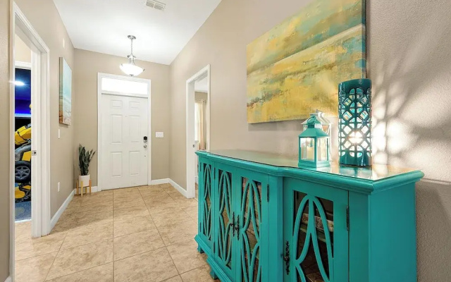 1452 Myrtlewood, 6 Beds