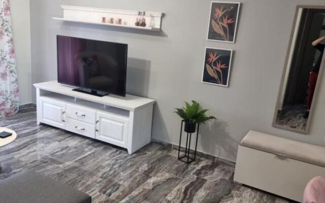 Stergiou Room 2