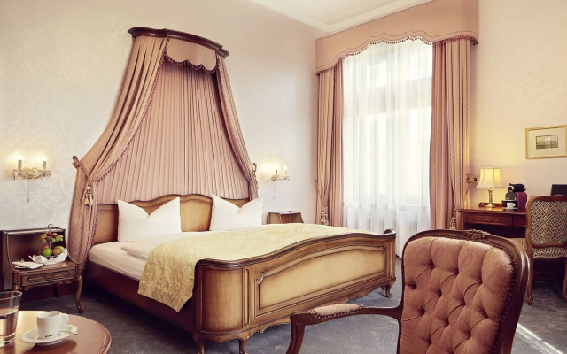 Romantik Hotel Schloss Rettershof