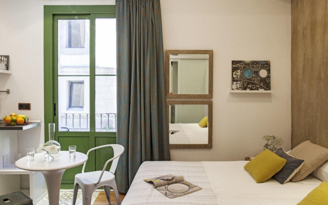Apart. In Barcelona Damas