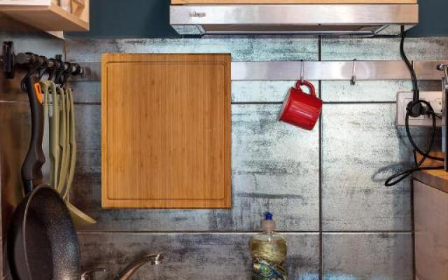 Riverbank Apartment At Parliament