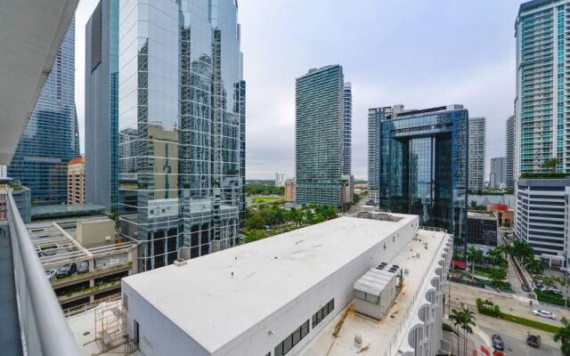 Amazing 3 BR Apartment At Brickell