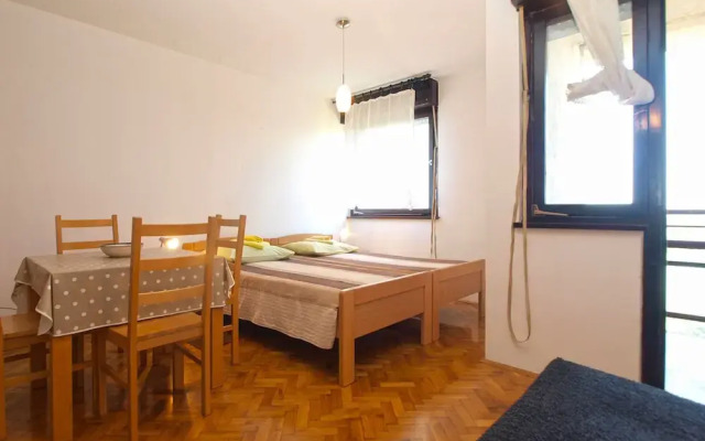 Apartment 1738