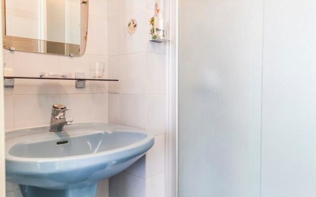 11 Alexandre III Apartment 2