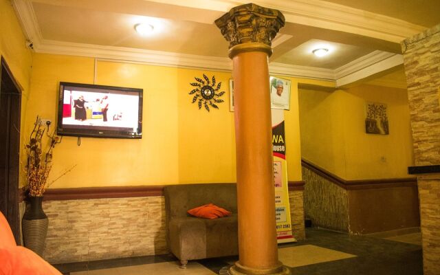 Adesuwa Royal Guest House Ketu