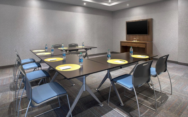 Aloft Buffalo Airport