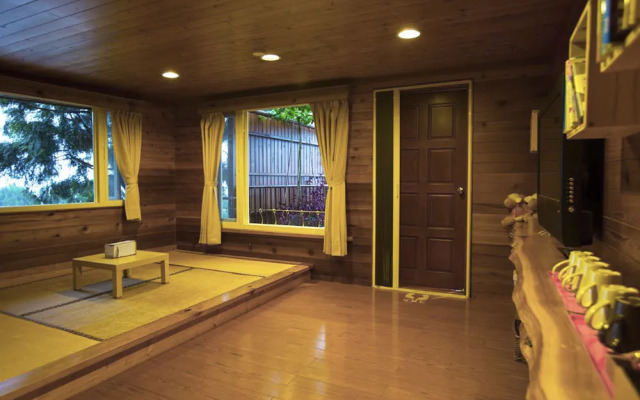 5 KM Villa