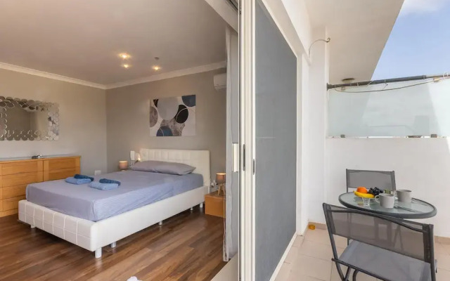 Modern Penthouse Savoy Garden in Gzira