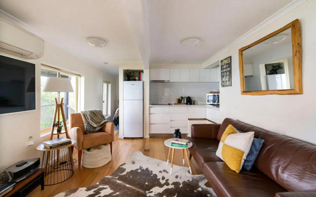 Y Vue - Beachside Apartment with Ocean Views