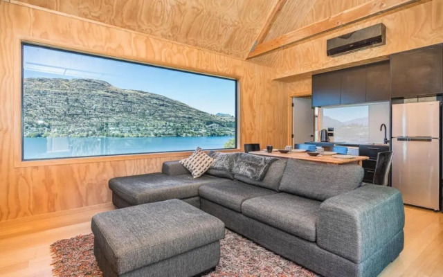 Picture Perfect - Queenstown Holiday Home