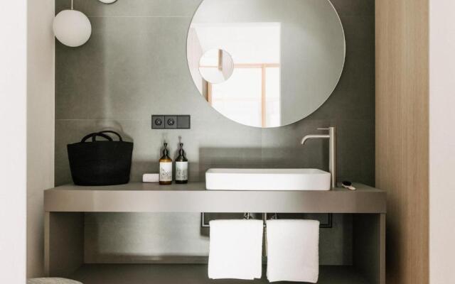 Lacumontes Lake View Apartments