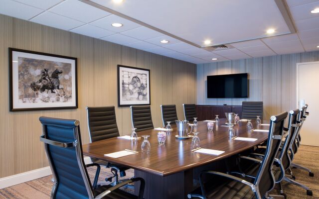 DoubleTree by Hilton Hotel Laurel