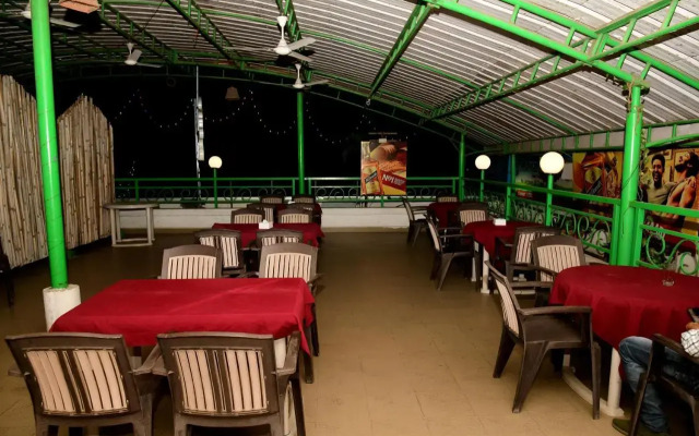 Hotel Monarch Center Point near Dahanu Beach, Bordi