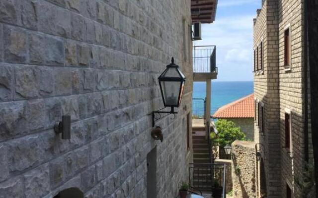 Romantic Studio Flat Near Seashore in Ulcinj