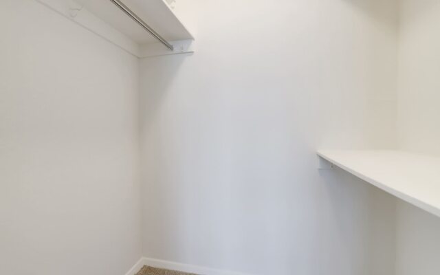 Wonderful Apt Crystal City with Gym