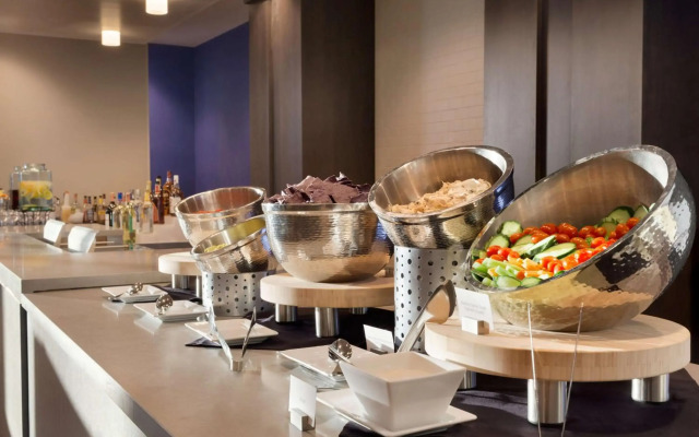 Embassy Suites by Hilton Kansas City Olathe