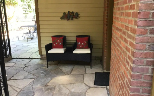 Renaissance Riverboat Suites And Rooms