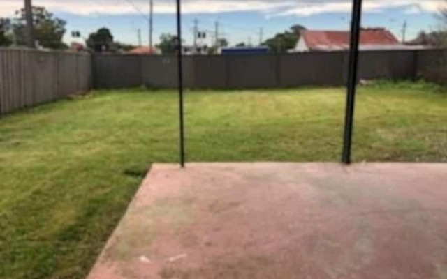 Fairfield 3 Bedroom House with PARKING
