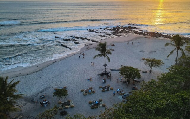 Luxury Beachfront Villa with private pool at Nantipa