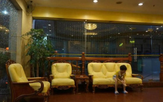 Yuekai Hostel