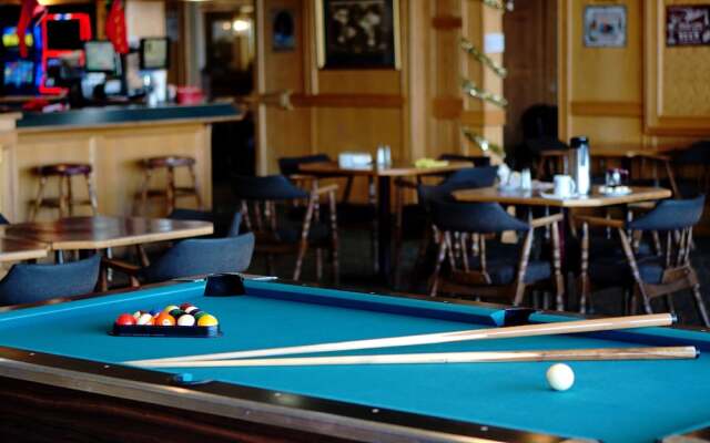 The Ritz Cafe and Motor Inn