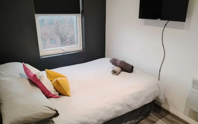 Immaculate 4-bed Apartment in Liverpool
